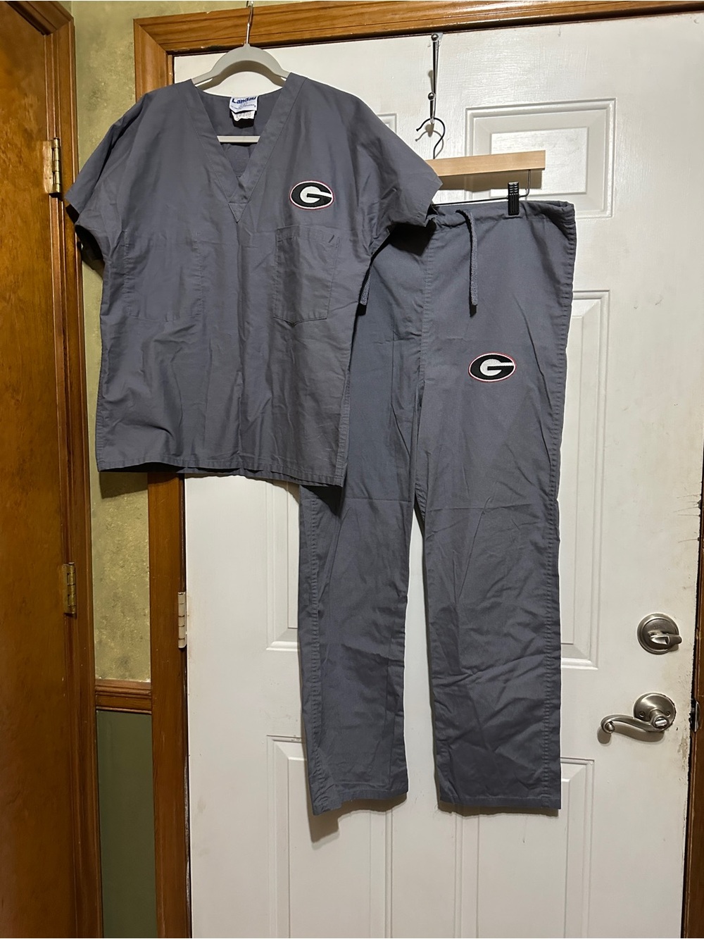 Landau Urbane Scrubs UGA Georgia Bulldogs Medical Scrubs Set Small Universal
